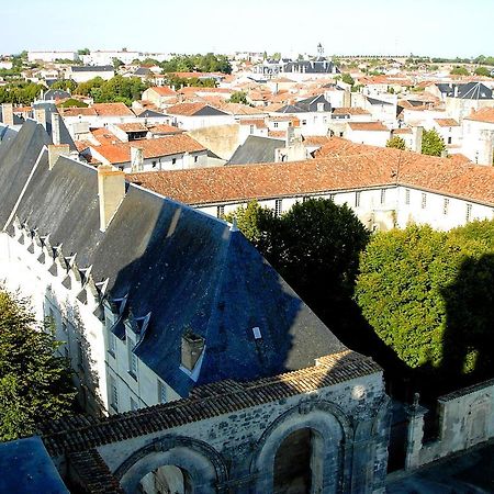 Abbaye Royale Ξενοδοχείο Saint-Jean-dʼAngély Εξωτερικό φωτογραφία