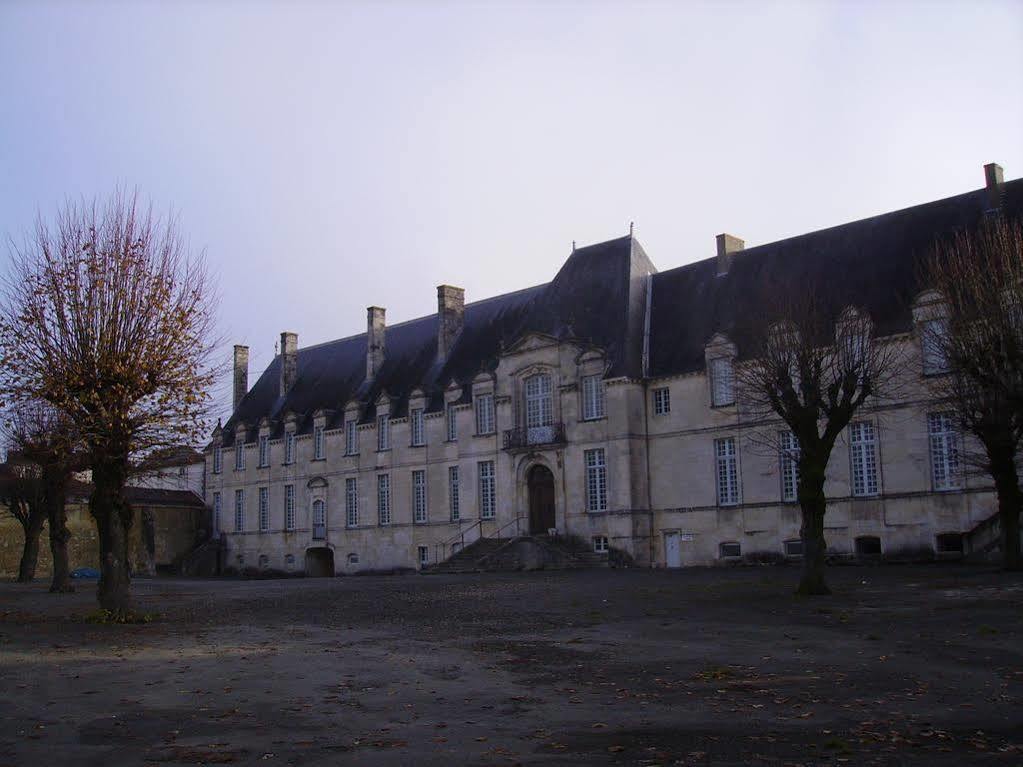 Abbaye Royale Ξενοδοχείο Saint-Jean-dʼAngély Εξωτερικό φωτογραφία